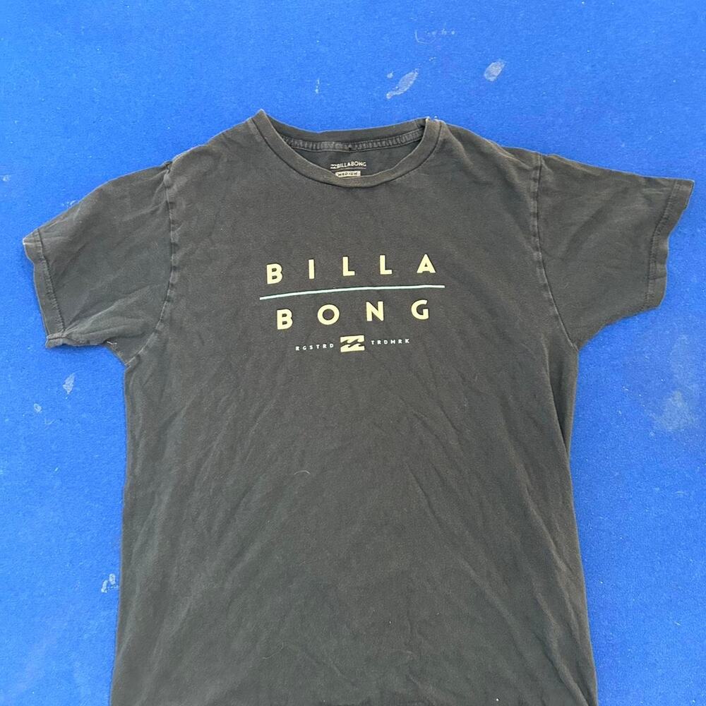 Billabong black graphic tee size